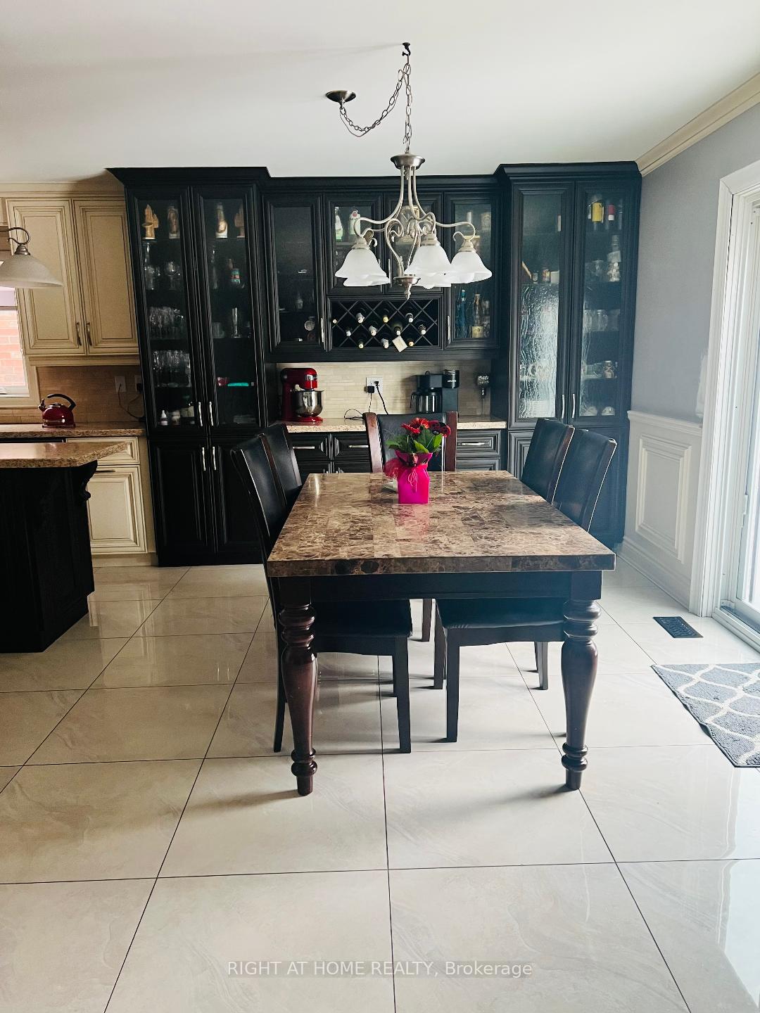 Photo 4 of 36 Ellerby Square N, Vaughan, West Woodbridge — HOMEH