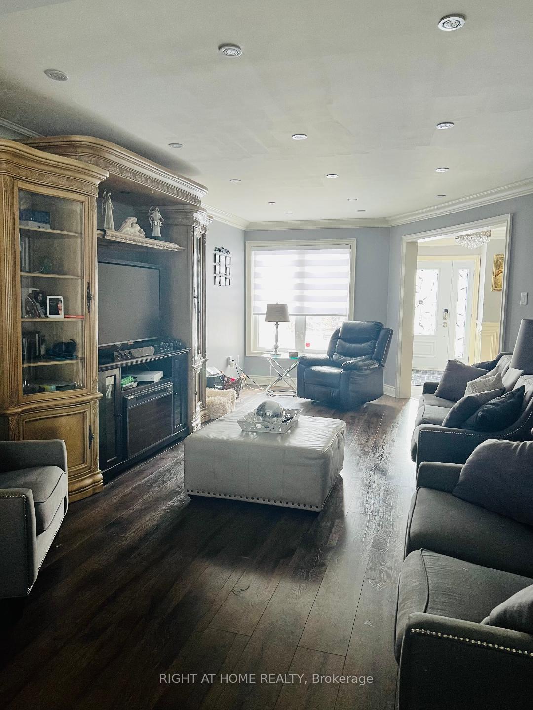 Photo 5 of 36 Ellerby Square N, Vaughan, West Woodbridge — HOMEH