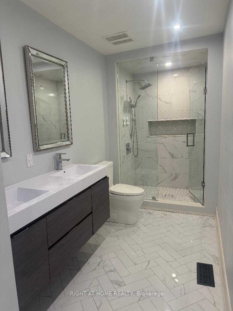 Photo 10 of 36 Ellerby Square N, Vaughan, West Woodbridge — HOMEH