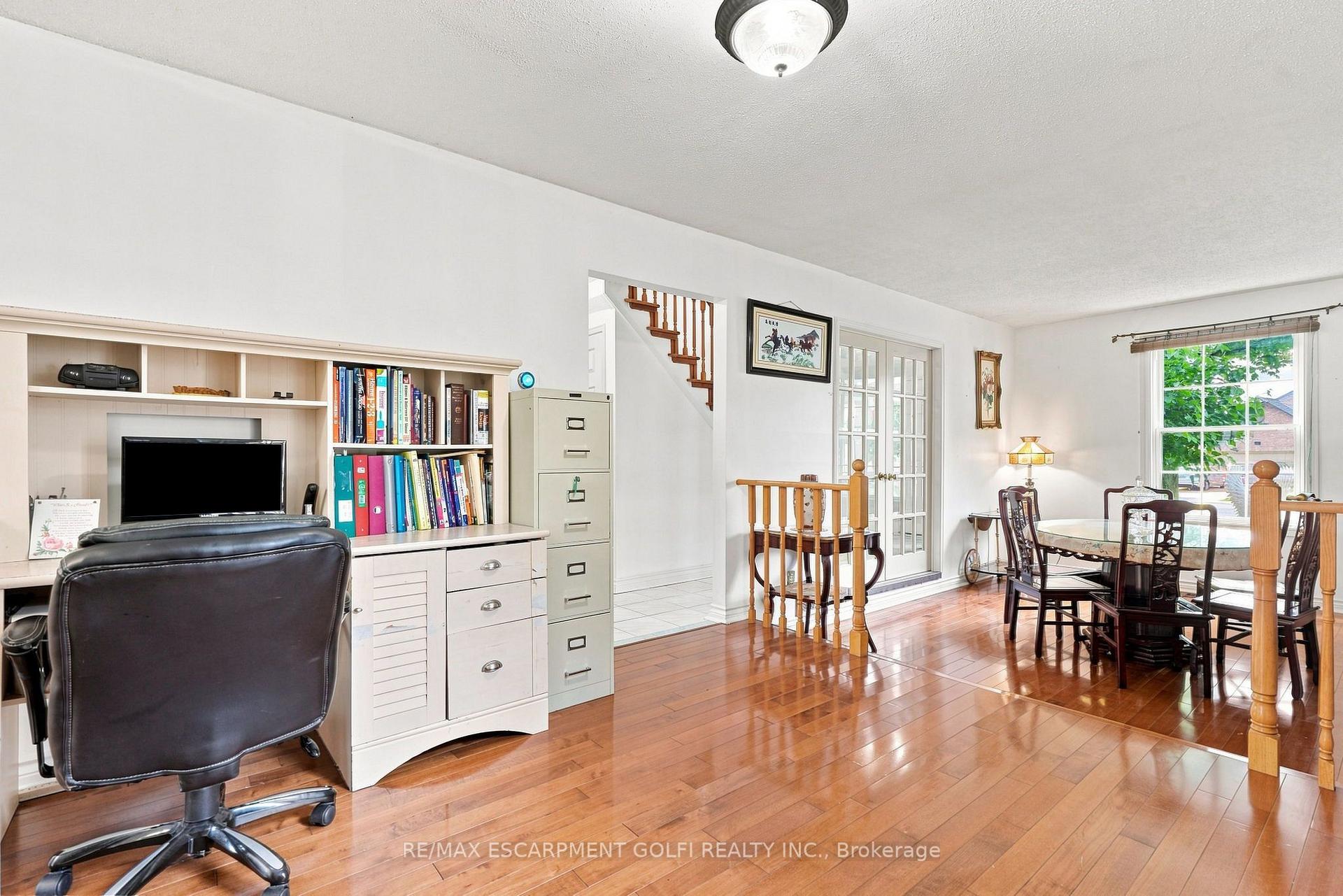 Photo 7 of 34 Lisajane Crescent, Hamilton, Gurnett — HOMEH