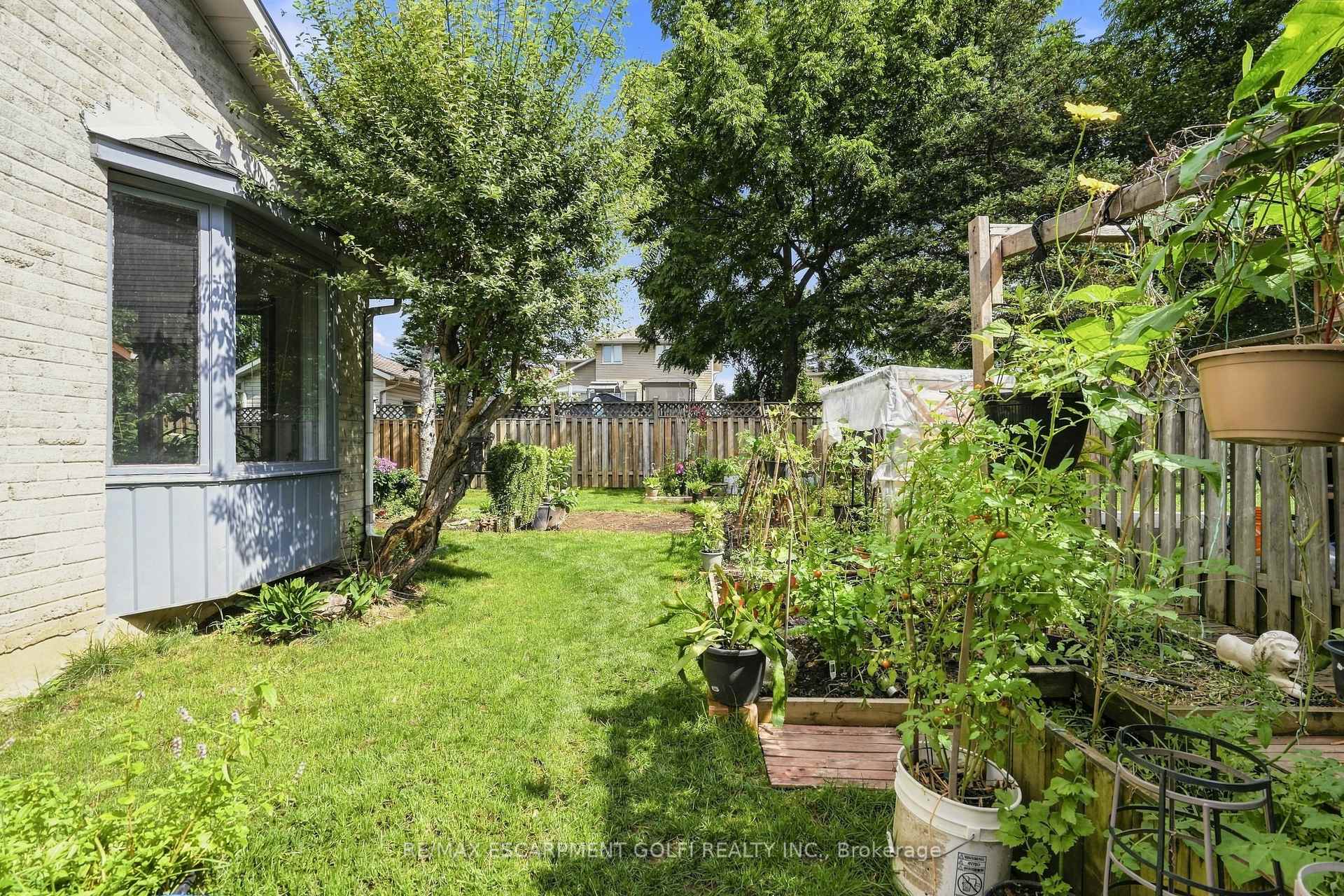 Photo 34 of 34 Lisajane Crescent, Hamilton, Gurnett — HOMEH
