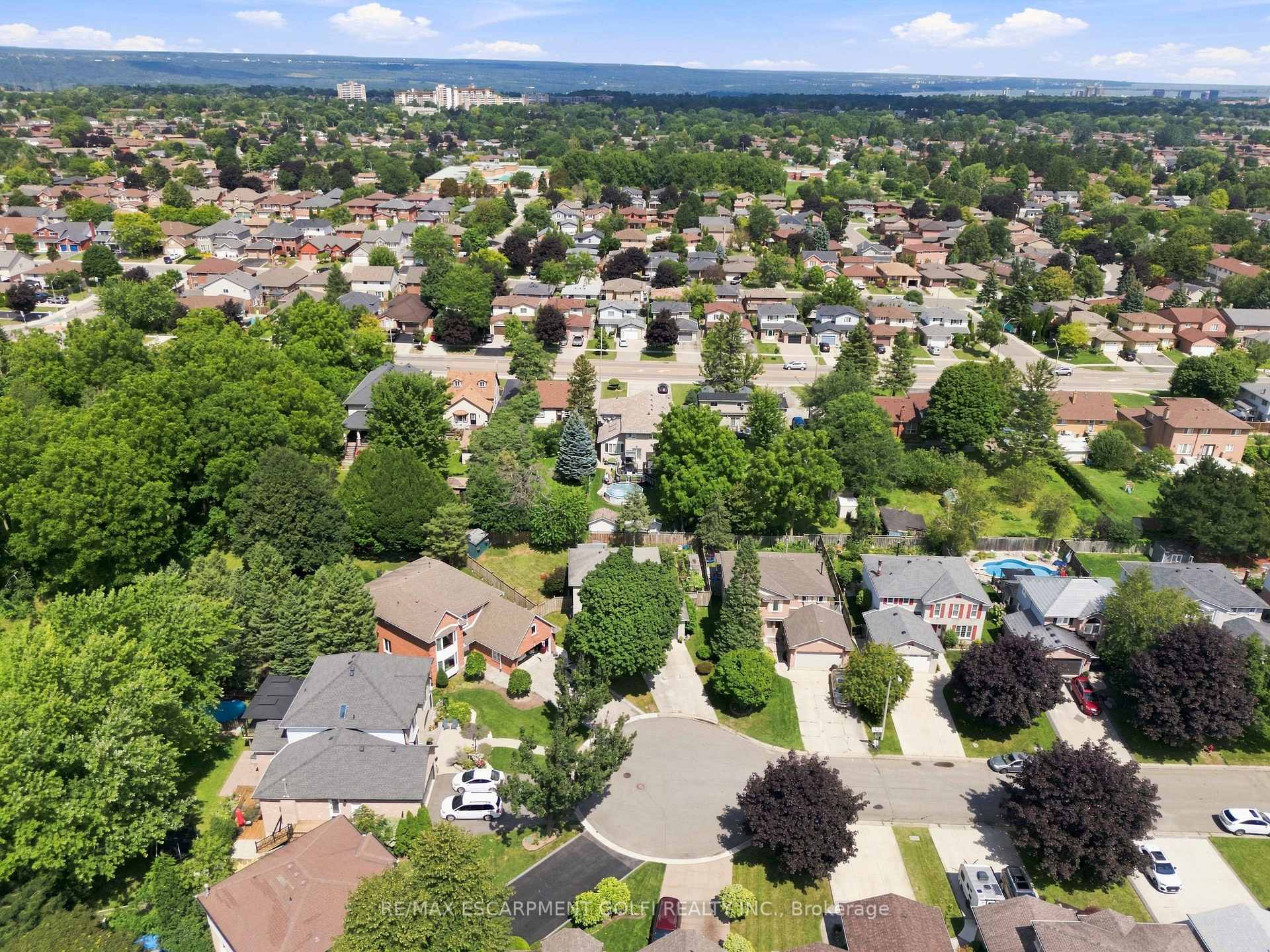 Photo 37 of 34 Lisajane Crescent, Hamilton, Gurnett — HOMEH