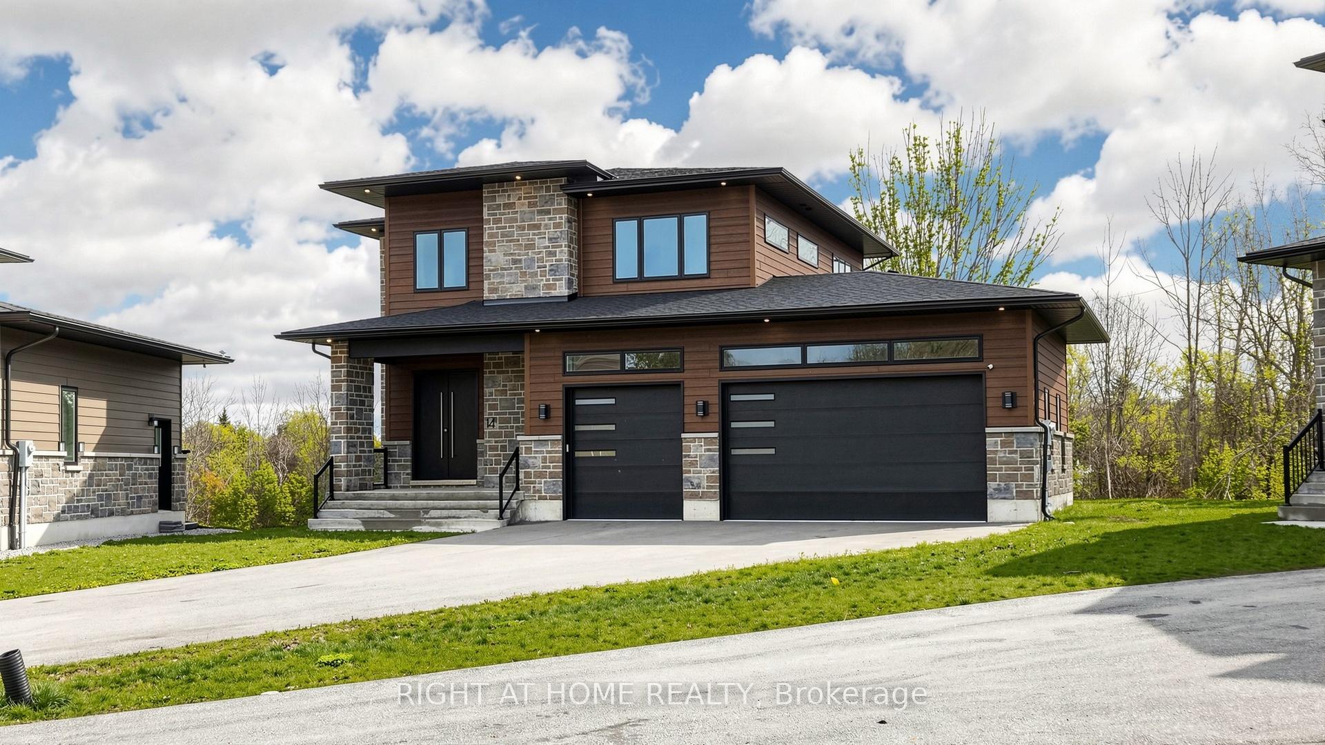 Photo 2 of 14 Dixon Court, Barrie, Painswick North — HOMEH