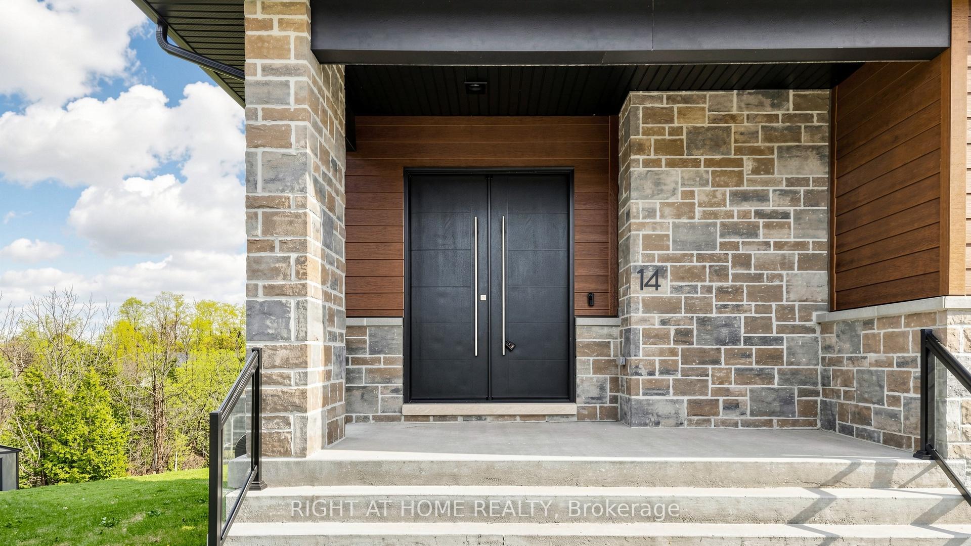 Photo 3 of 14 Dixon Court, Barrie, Painswick North — HOMEH
