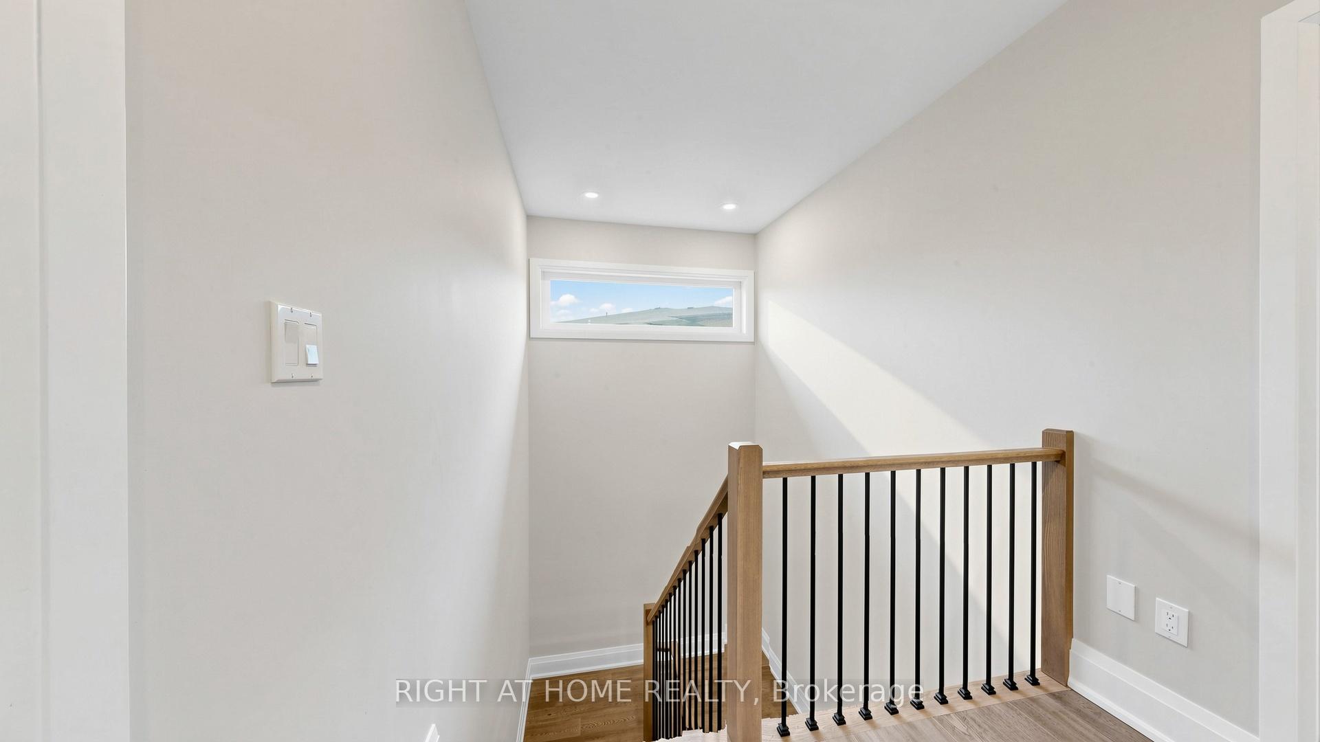 Photo 16 of 14 Dixon Court, Barrie, Painswick North — HOMEH