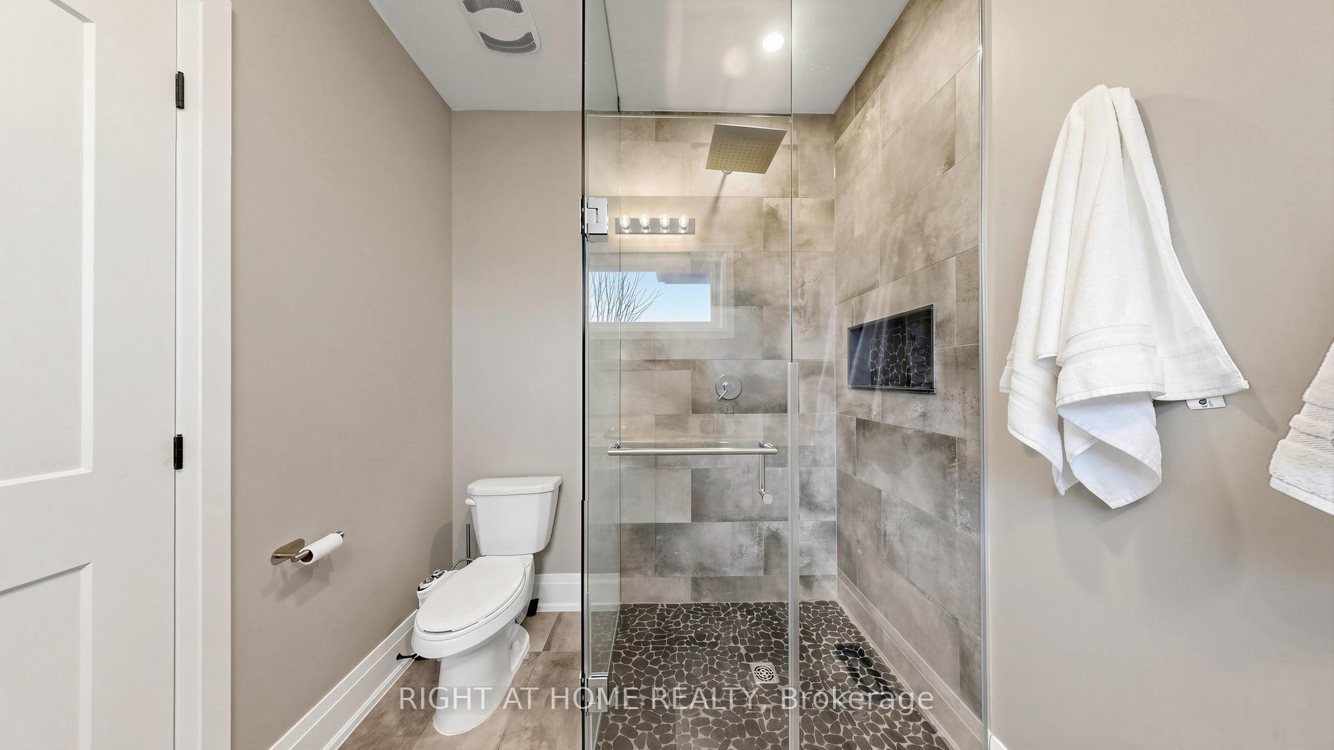 Photo 21 of 14 Dixon Court, Barrie, Painswick North — HOMEH