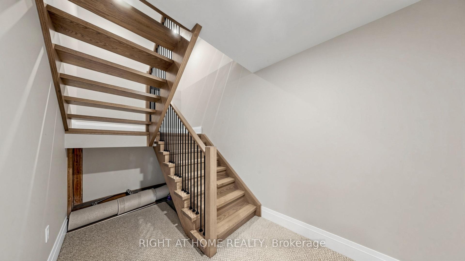 Photo 32 of 14 Dixon Court, Barrie, Painswick North — HOMEH