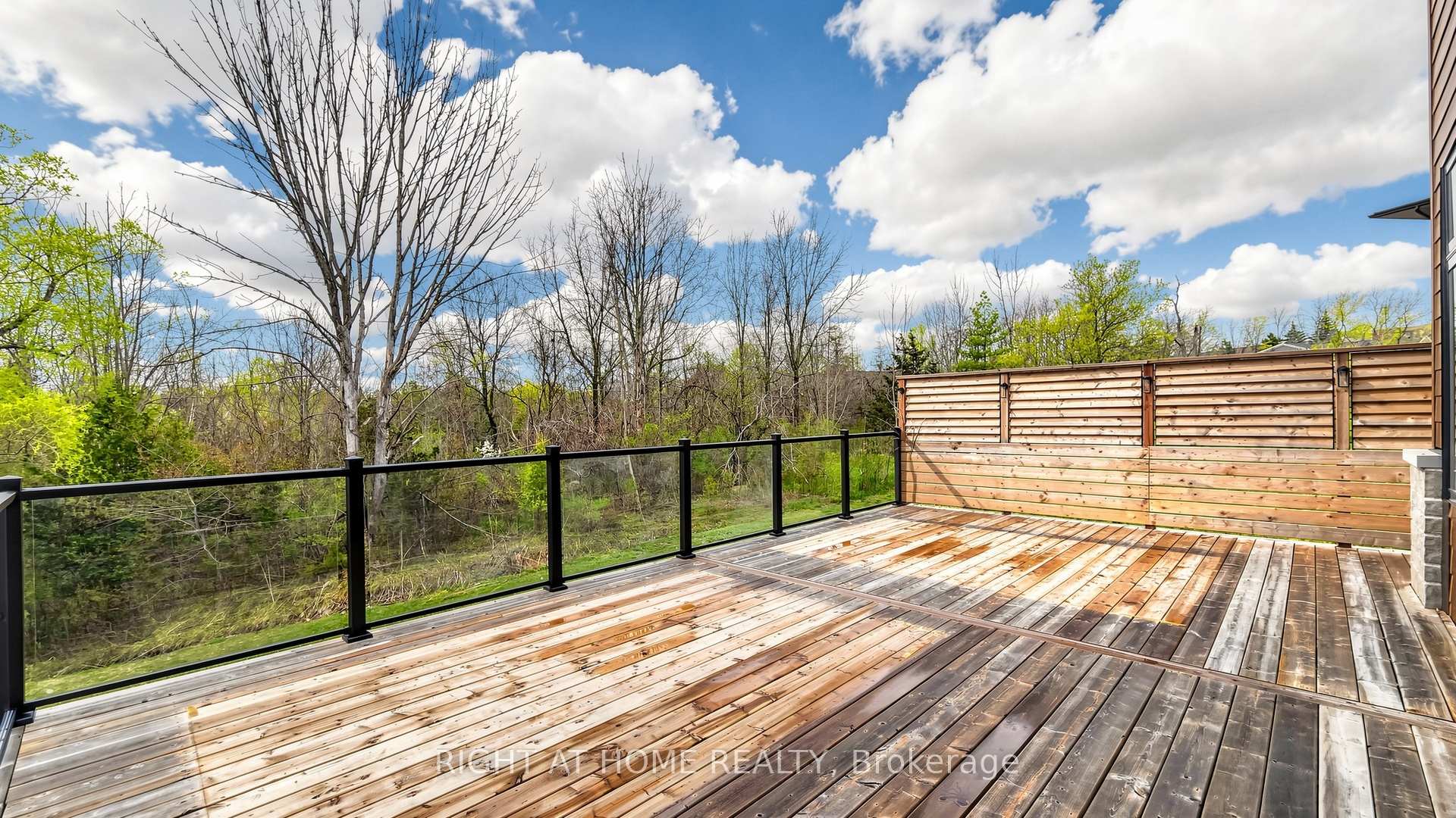 Photo 40 of 14 Dixon Court, Barrie, Painswick North — HOMEH