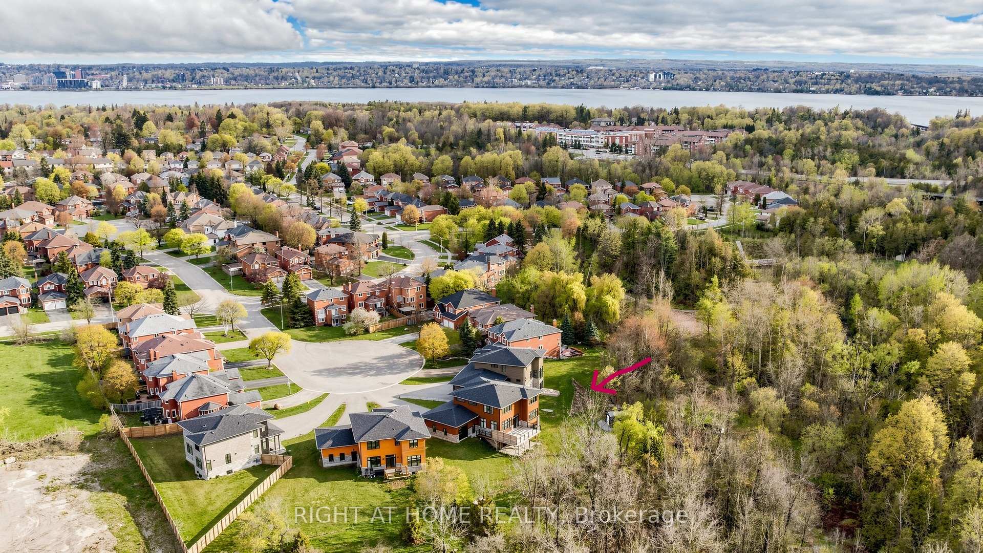 Photo 50 of 14 Dixon Court, Barrie, Painswick North — HOMEH