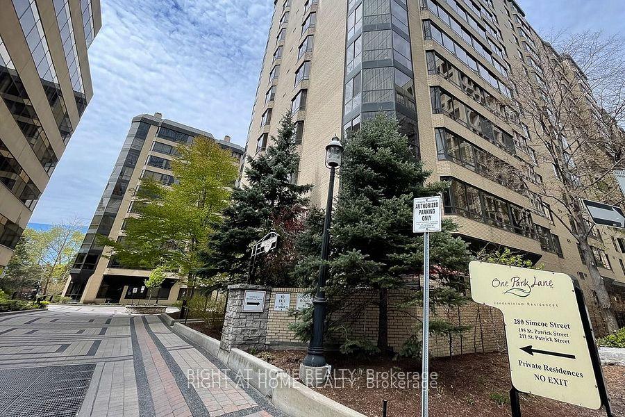 Photo 1 of Unit 404, 280 Simcoe Street, Toronto, Kensington-Chinatown — HOMEH