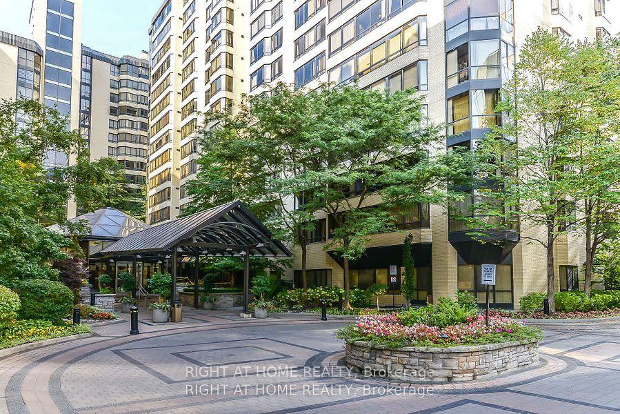 Photo 2 of Unit 404, 280 Simcoe Street, Toronto, Kensington-Chinatown — HOMEH