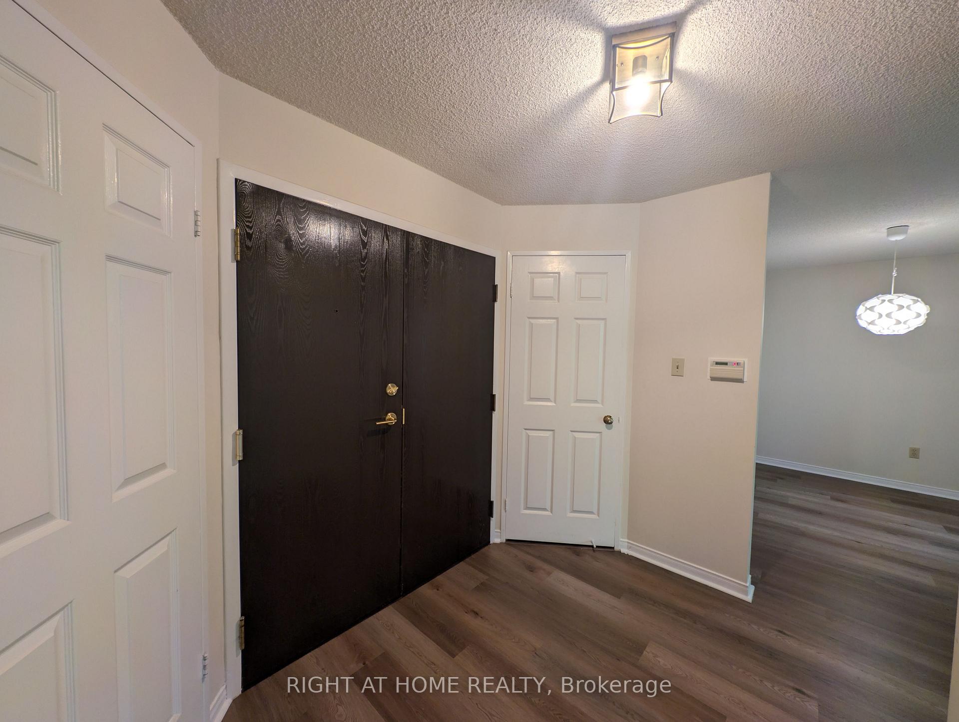 Photo 5 of Unit 404, 280 Simcoe Street, Toronto, Kensington-Chinatown — HOMEH