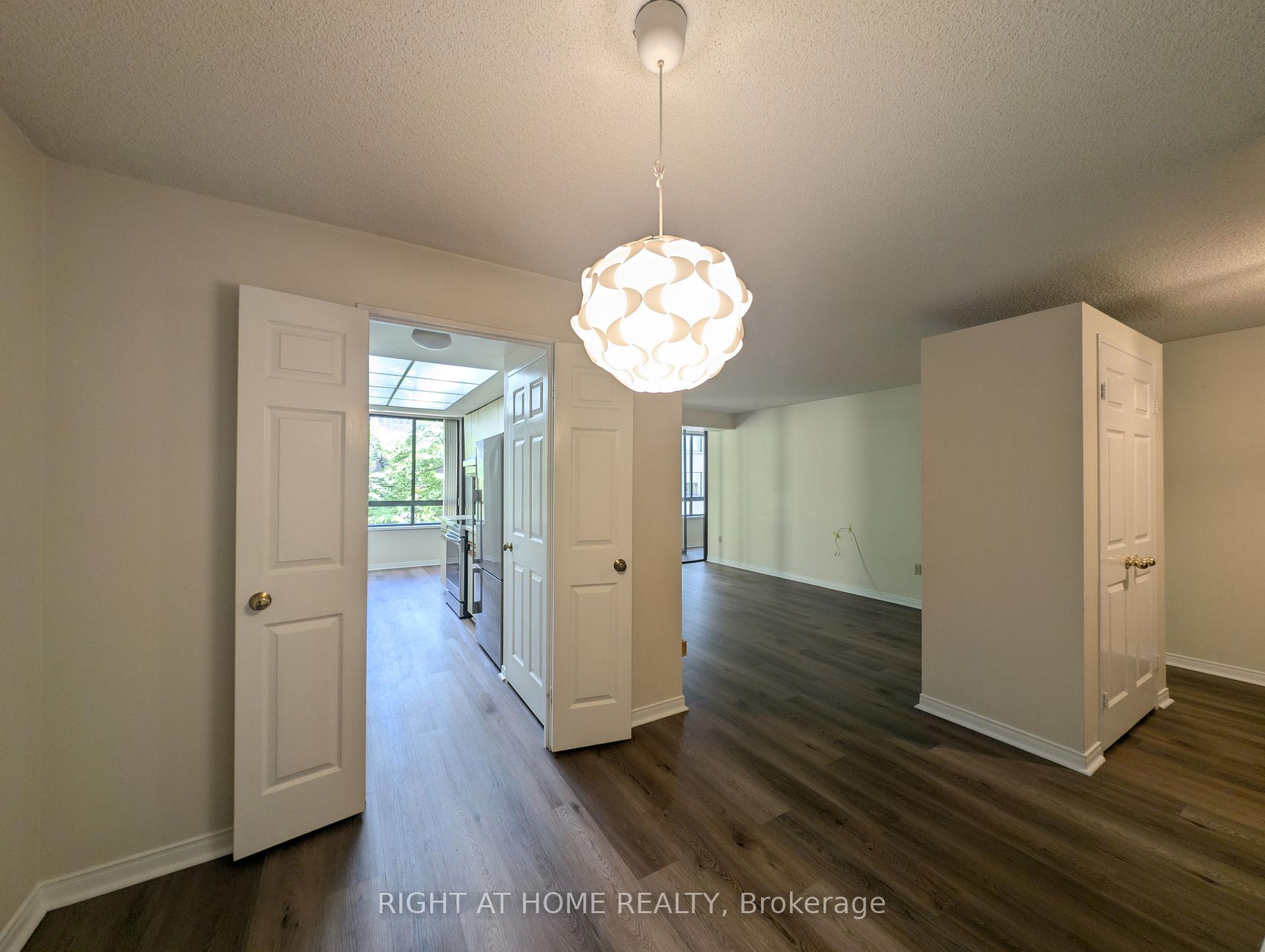 Photo 6 of Unit 404, 280 Simcoe Street, Toronto, Kensington-Chinatown — HOMEH