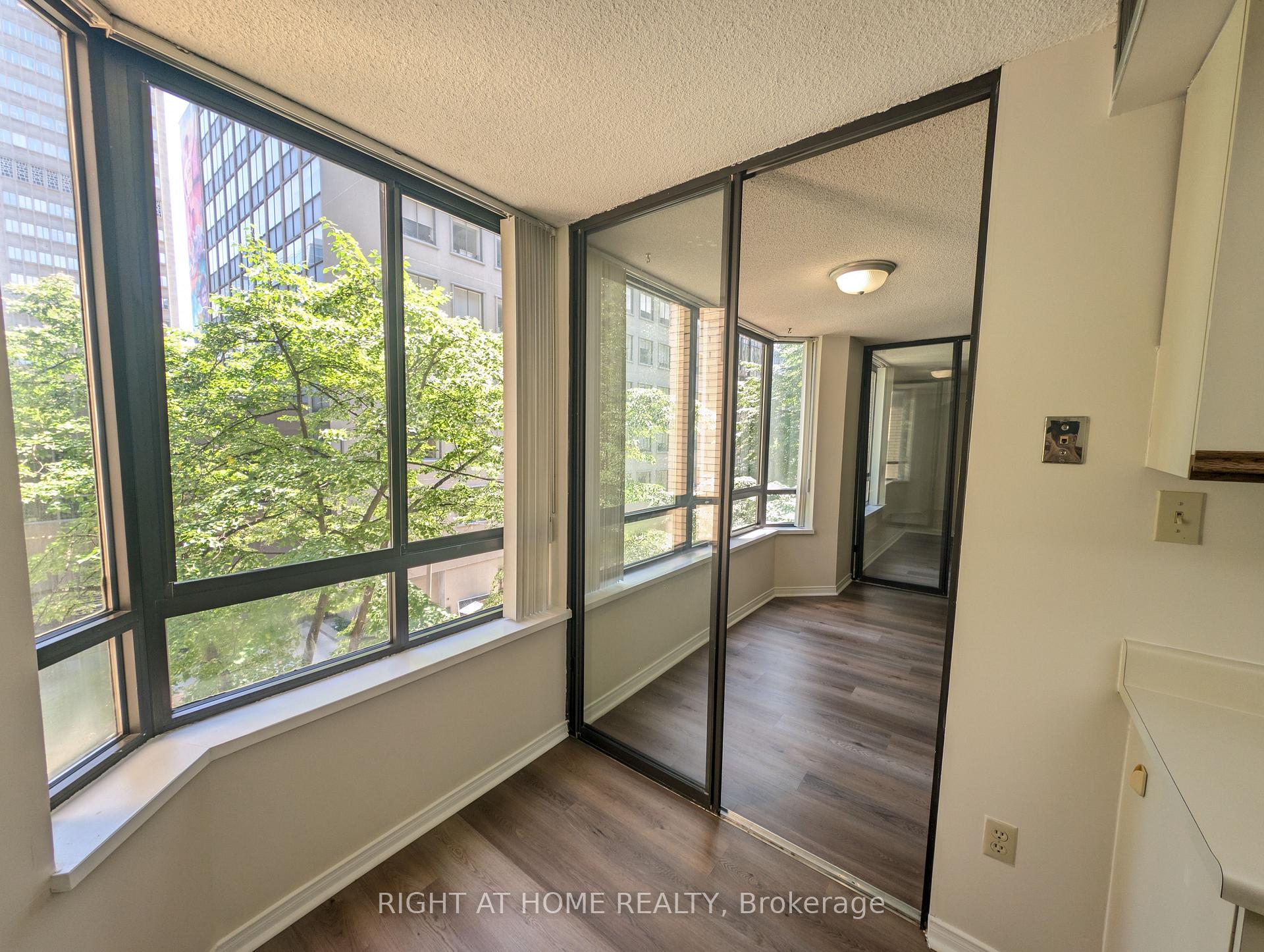 Photo 17 of Unit 404, 280 Simcoe Street, Toronto, Kensington-Chinatown — HOMEH