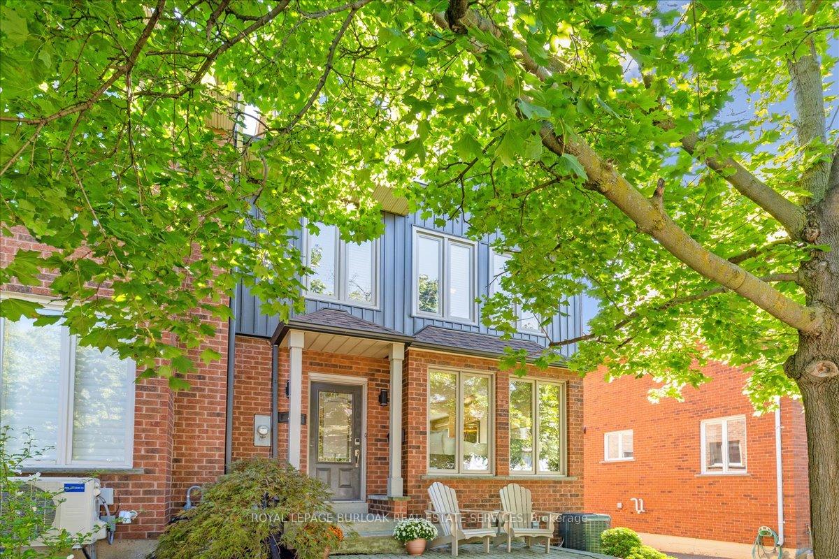 Photo 3 of 44 Sunvale Place, Hamilton, Lakeshore — HOMEH