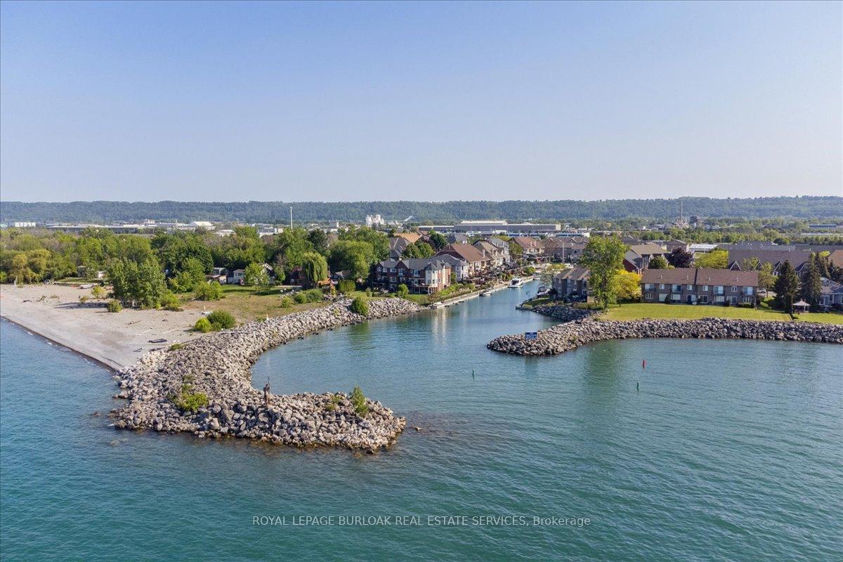 Photo 4 of 44 Sunvale Place, Hamilton, Lakeshore — HOMEH