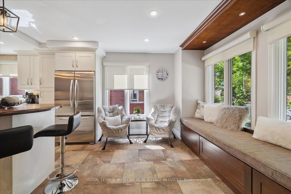 Photo 8 of 44 Sunvale Place, Hamilton, Lakeshore — HOMEH