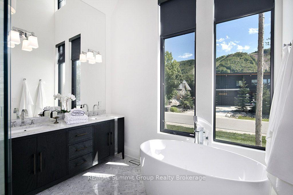 Photo 20 of 101 Deer Lane, Blue Mountains — HOMEH