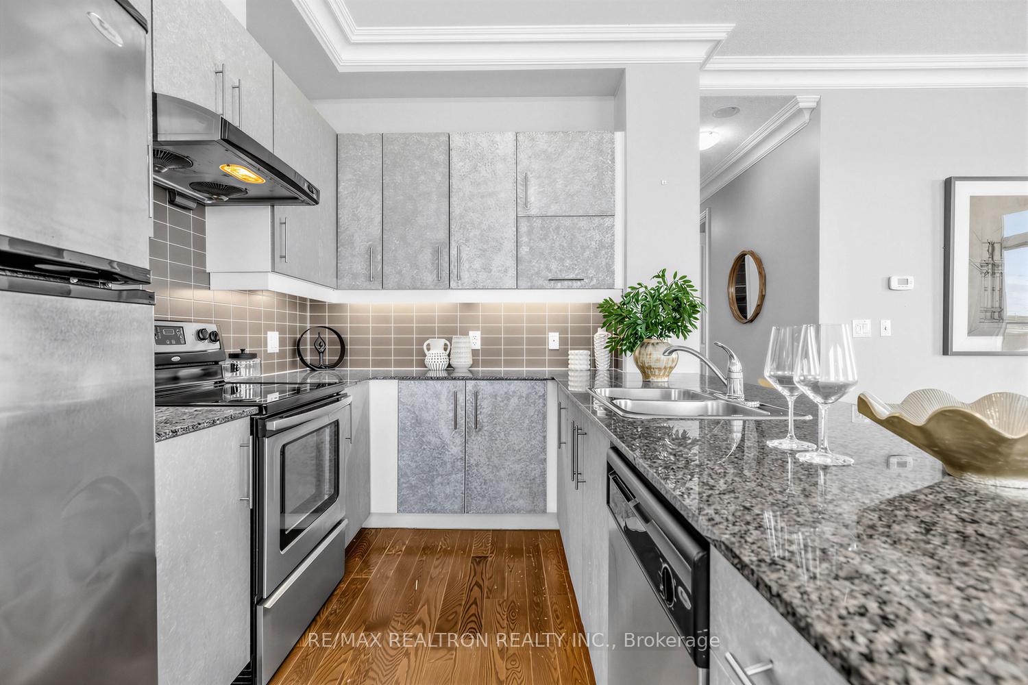 Photo 13 of Unit Ph# 2, 253 South Park Road, Markham, Commerce Valley — HOMEH