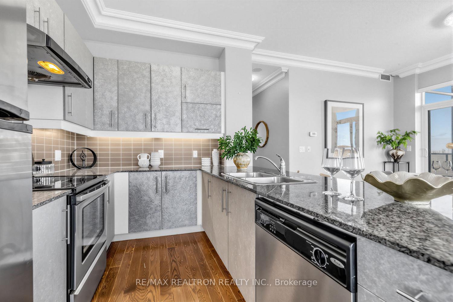Photo 14 of Unit Ph# 2, 253 South Park Road, Markham, Commerce Valley — HOMEH