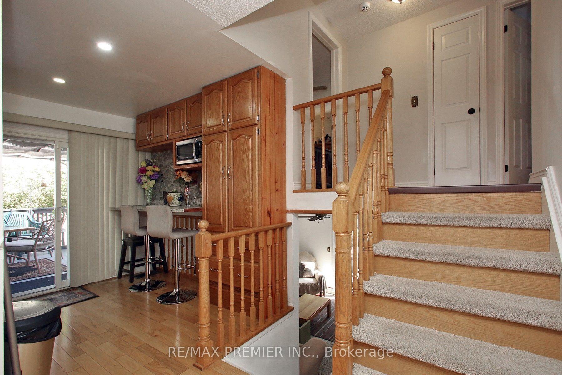 Photo 12 of 72 Homefield Square, Clarington, Courtice — HOMEH