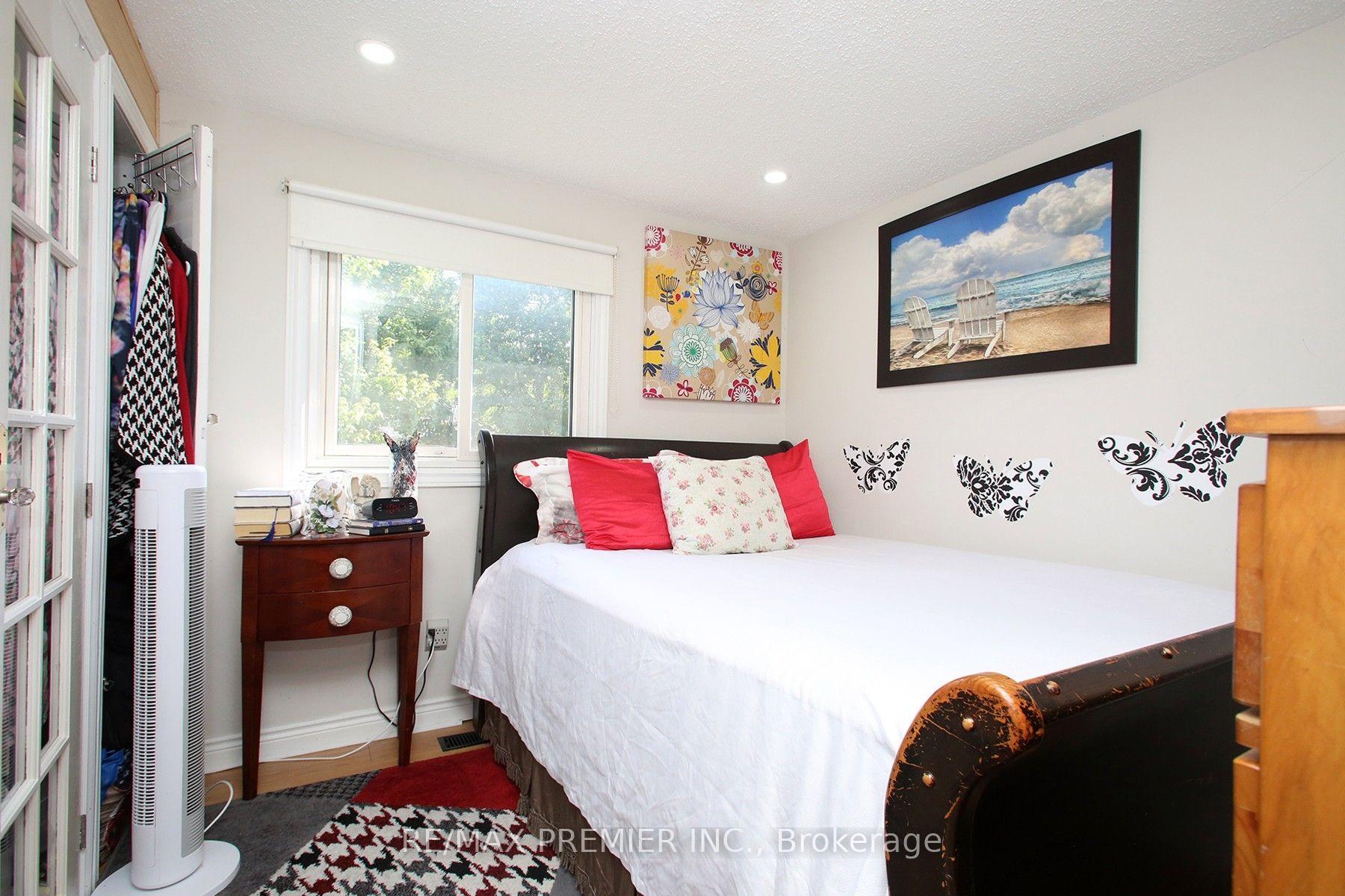Photo 16 of 72 Homefield Square, Clarington, Courtice — HOMEH