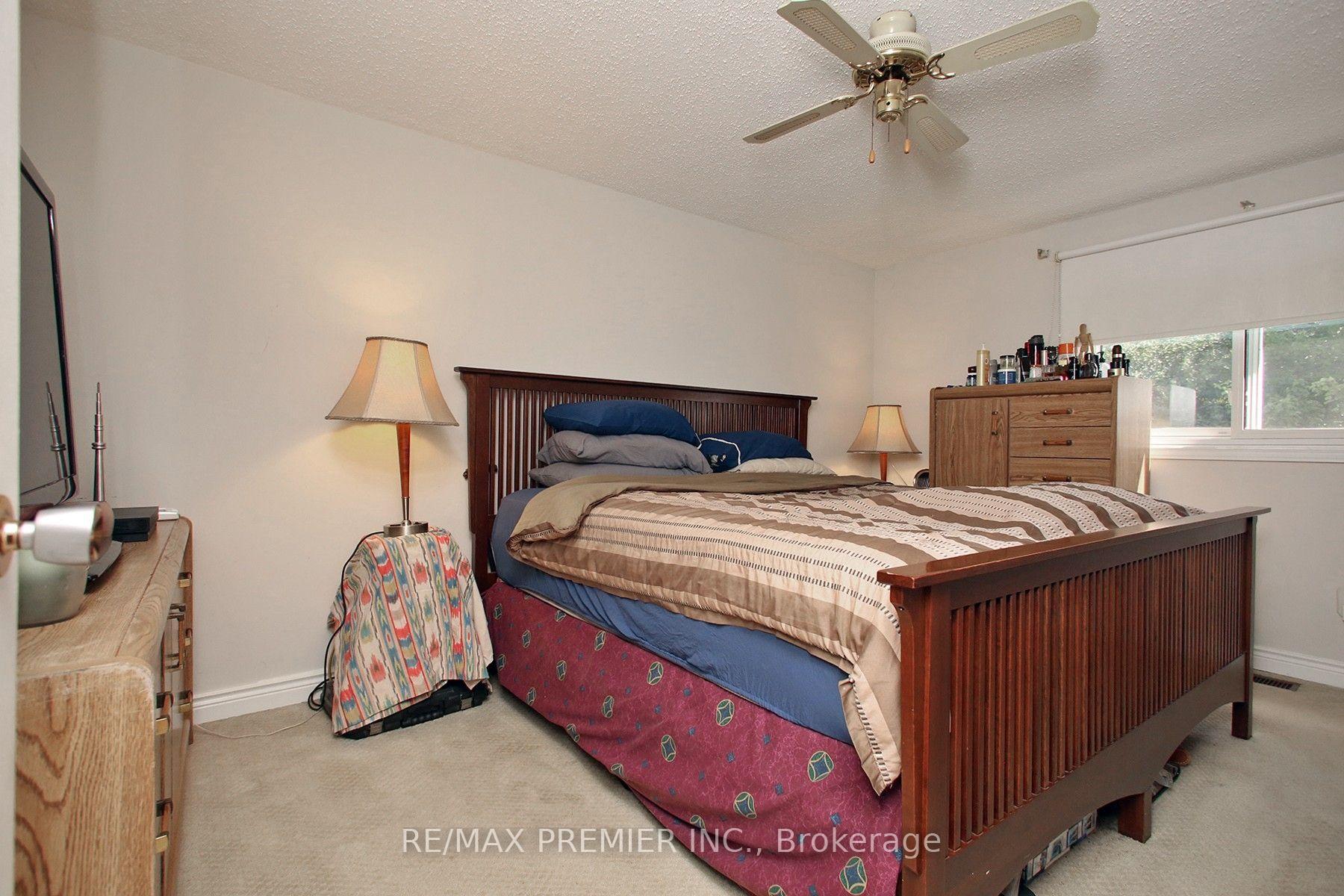 Photo 17 of 72 Homefield Square, Clarington, Courtice — HOMEH