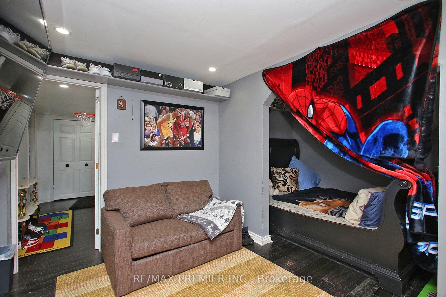 Photo 22 of 72 Homefield Square, Clarington, Courtice — HOMEH