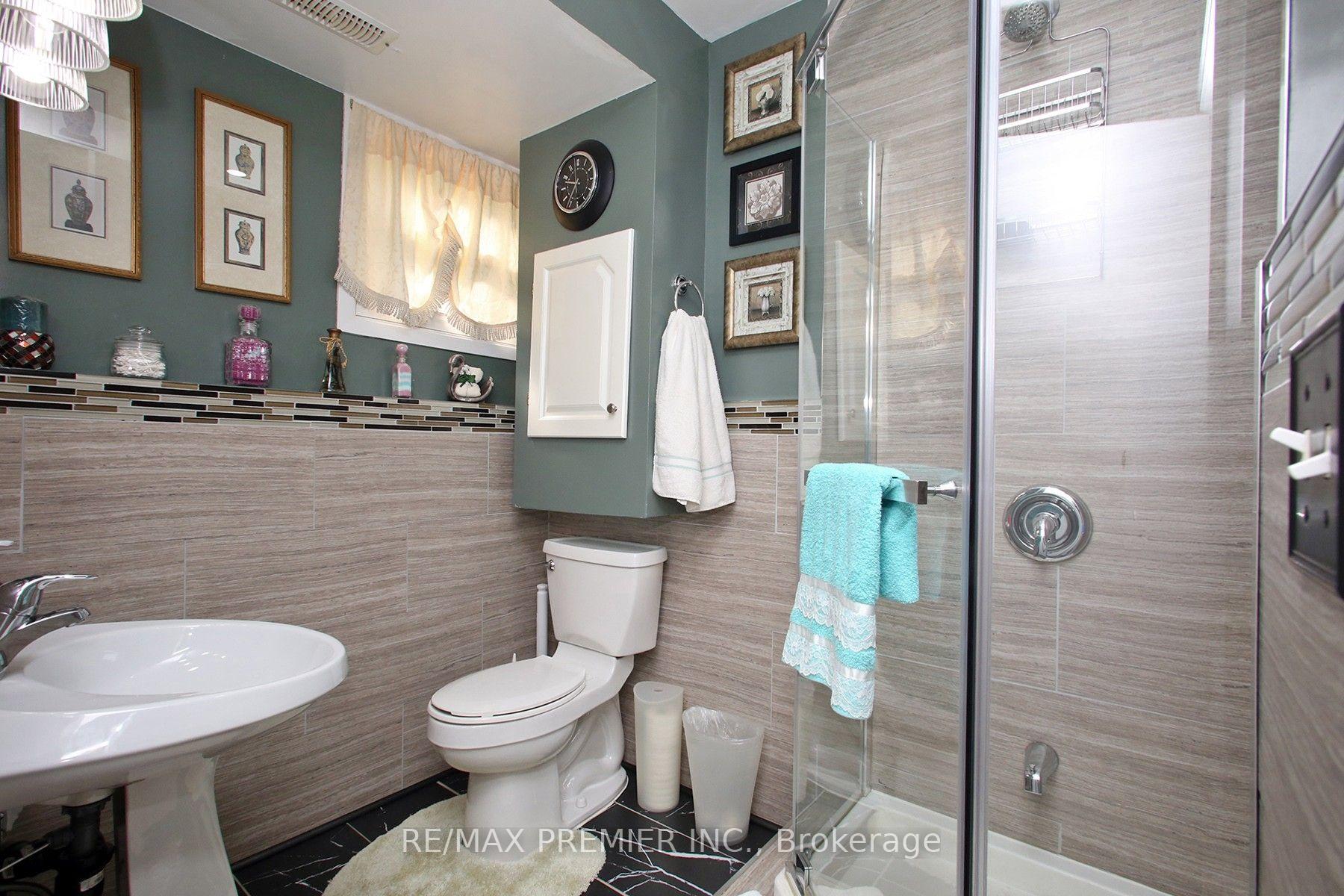 Photo 23 of 72 Homefield Square, Clarington, Courtice — HOMEH