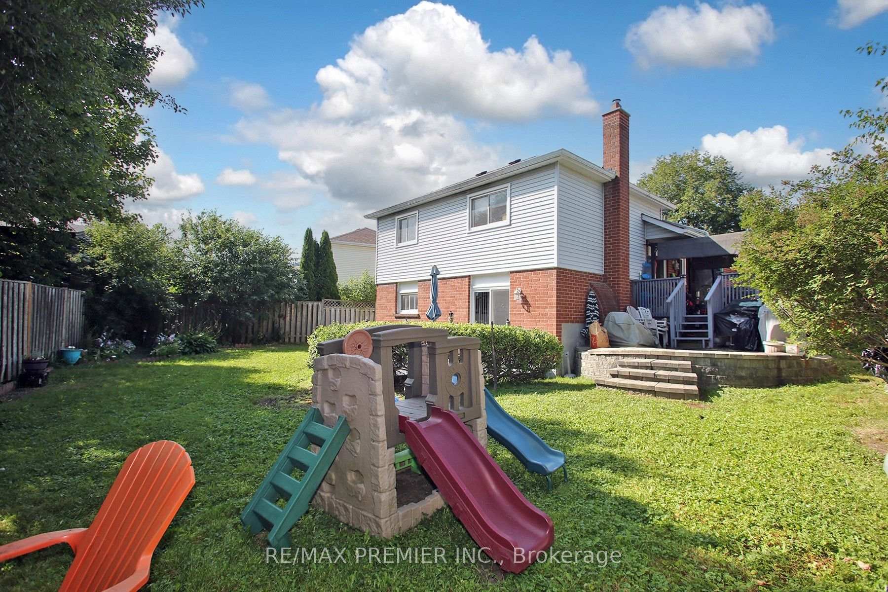 Photo 27 of 72 Homefield Square, Clarington, Courtice — HOMEH