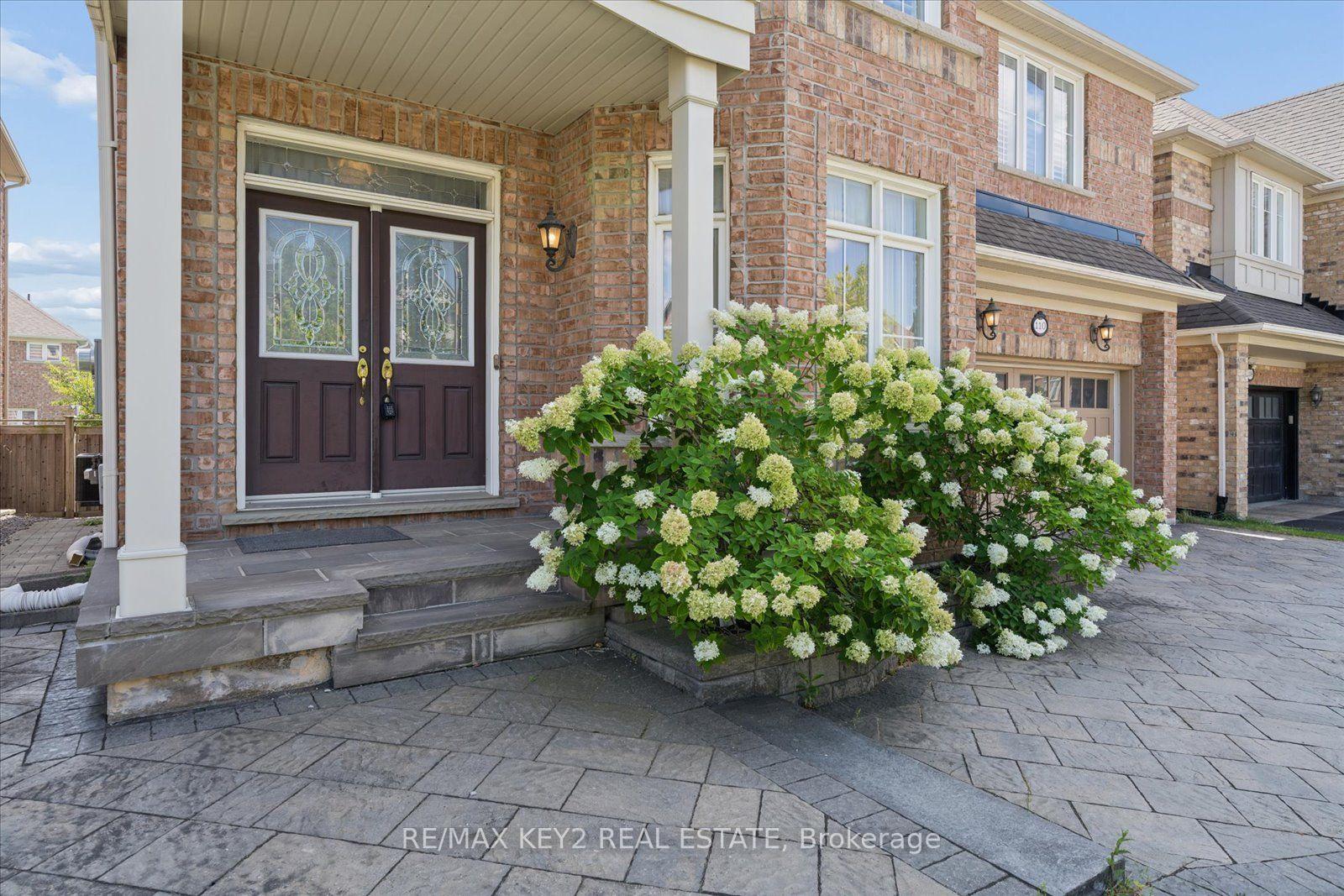 Photo 2 of 110 Walter Scott Crescent, Markham, Victoria Square — HOMEH