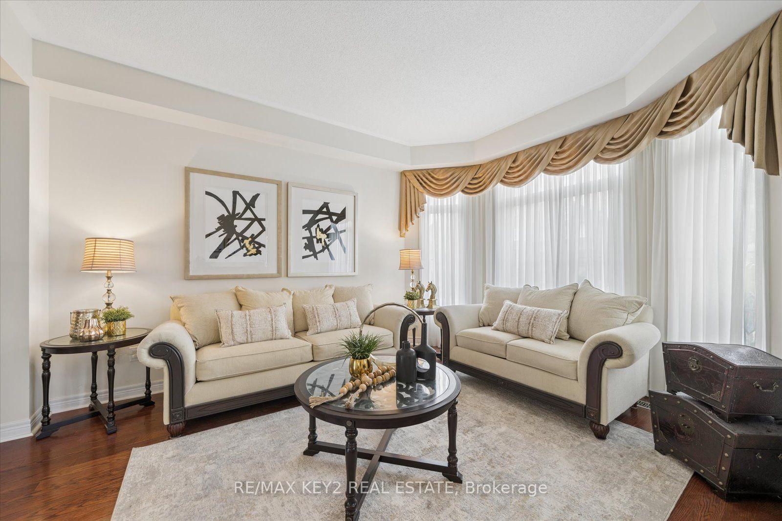 Photo 6 of 110 Walter Scott Crescent, Markham, Victoria Square — HOMEH