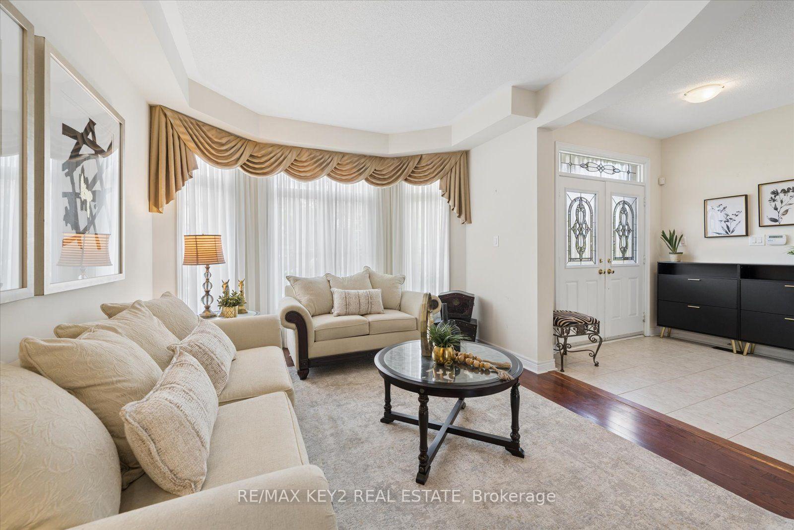 Photo 7 of 110 Walter Scott Crescent, Markham, Victoria Square — HOMEH