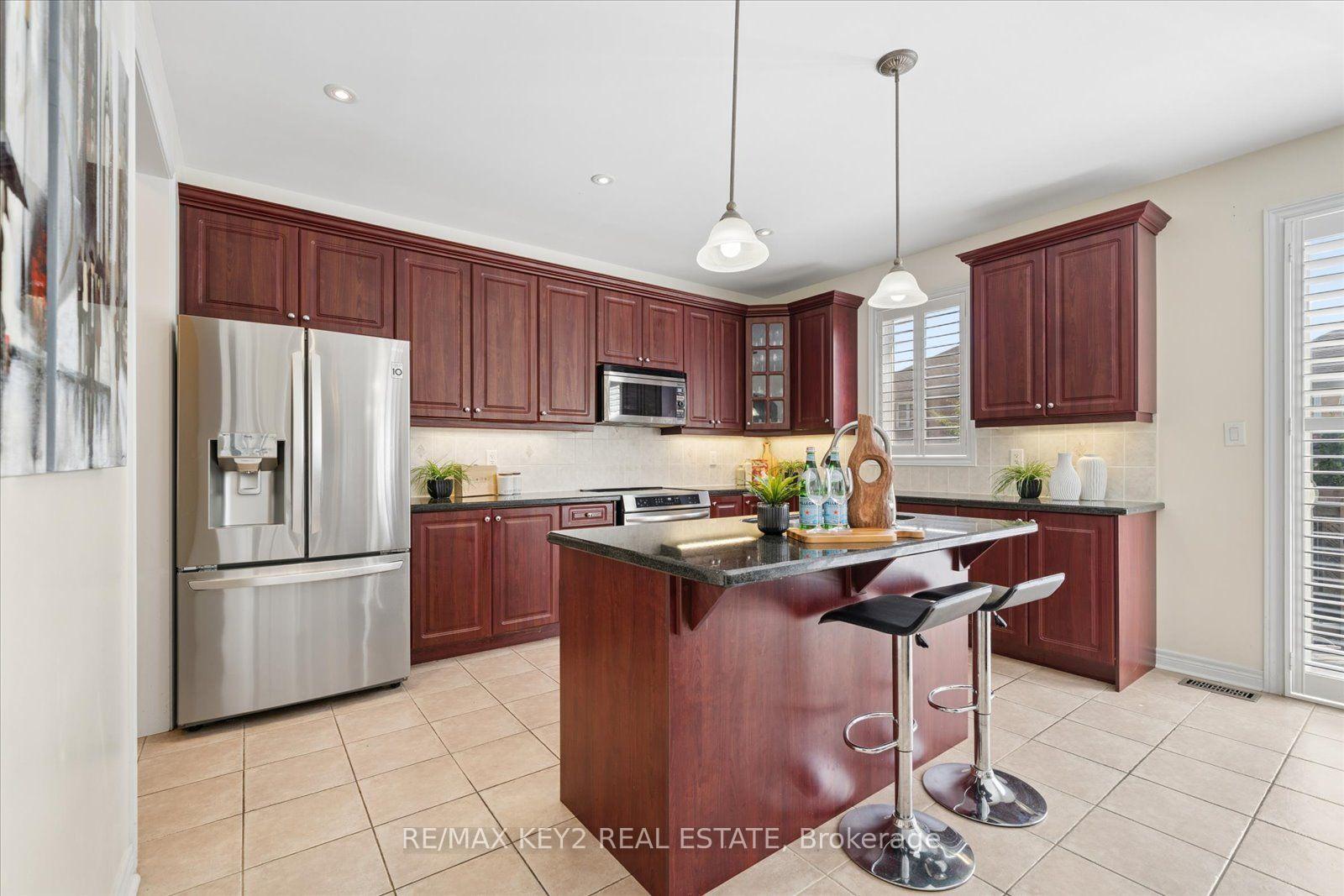 Photo 11 of 110 Walter Scott Crescent, Markham, Victoria Square — HOMEH