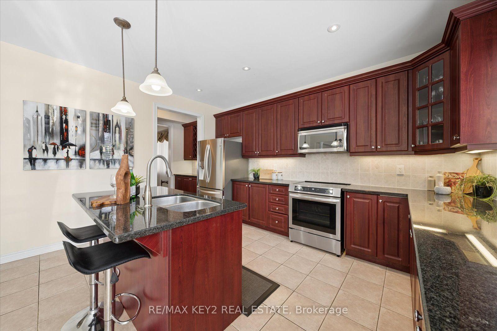 Photo 12 of 110 Walter Scott Crescent, Markham, Victoria Square — HOMEH