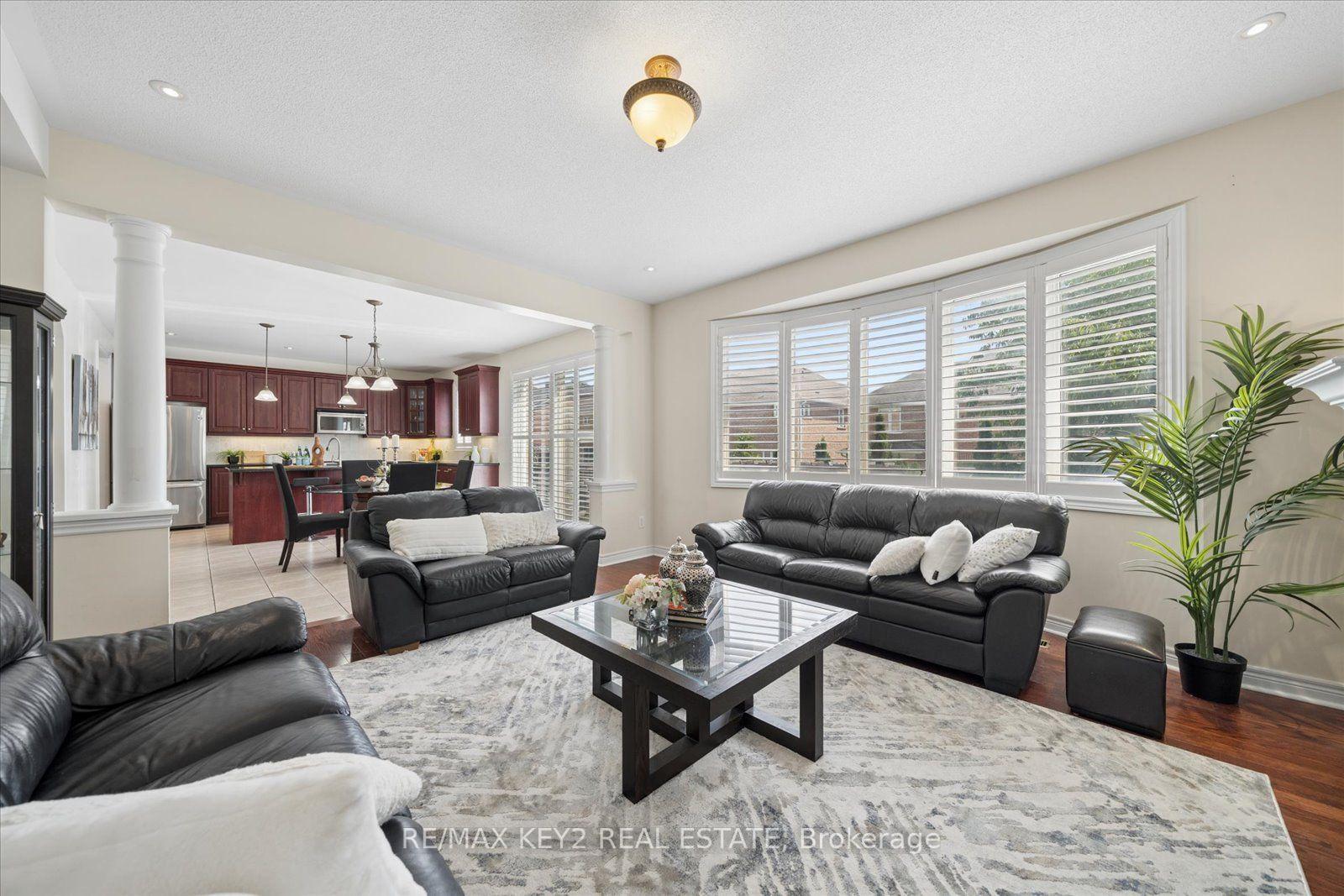 Photo 17 of 110 Walter Scott Crescent, Markham, Victoria Square — HOMEH