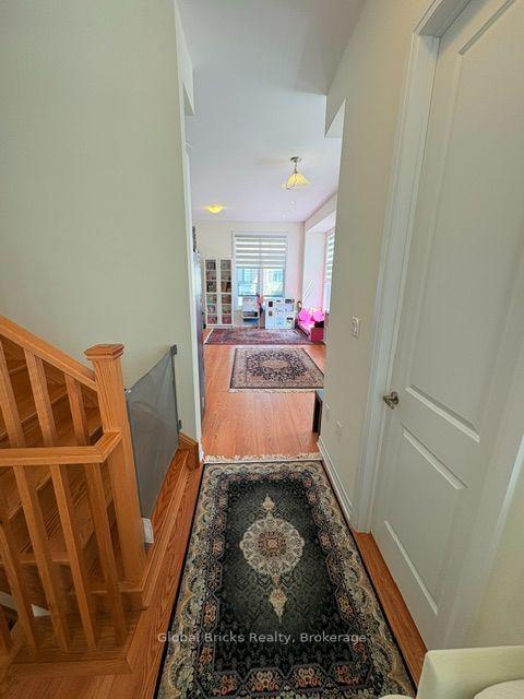 Photo 3 of 64 Seine Lane E, Richmond Hill, Rural Richmond Hill — HOMEH