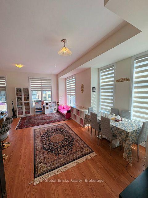 Photo 5 of 64 Seine Lane E, Richmond Hill, Rural Richmond Hill — HOMEH