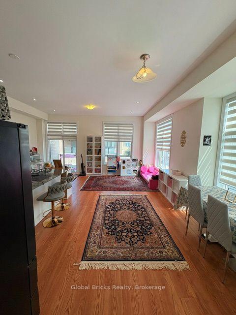 Photo 6 of 64 Seine Lane E, Richmond Hill, Rural Richmond Hill — HOMEH
