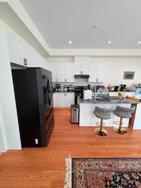Photo 9 of 64 Seine Lane E, Richmond Hill, Rural Richmond Hill — HOMEH