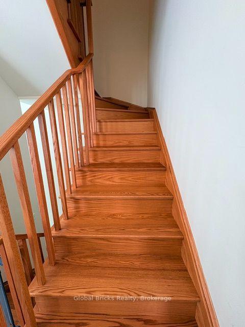Photo 15 of 64 Seine Lane E, Richmond Hill, Rural Richmond Hill — HOMEH