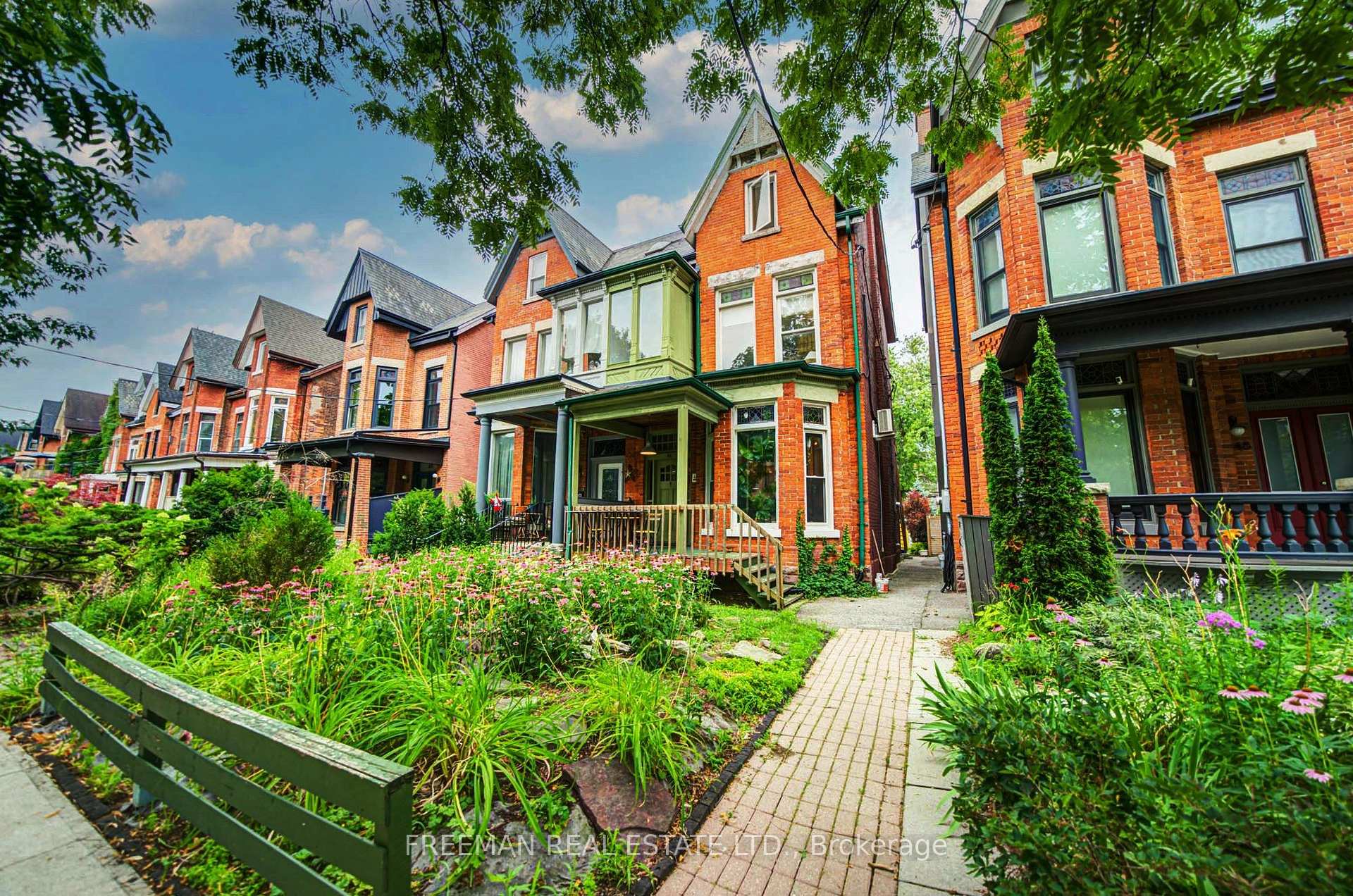 Photo 2 of 46 Brunswick Avenue, Toronto, University — HOMEH