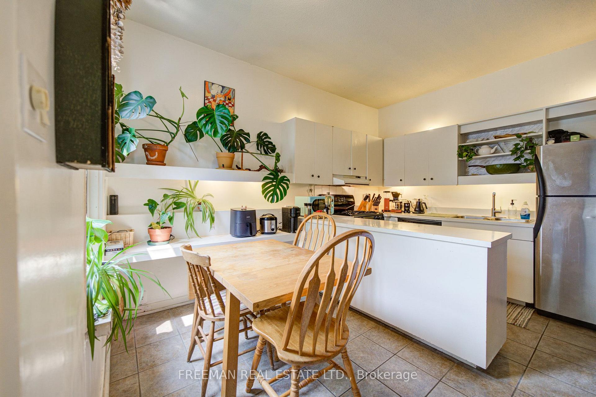 Photo 11 of 46 Brunswick Avenue, Toronto, University — HOMEH