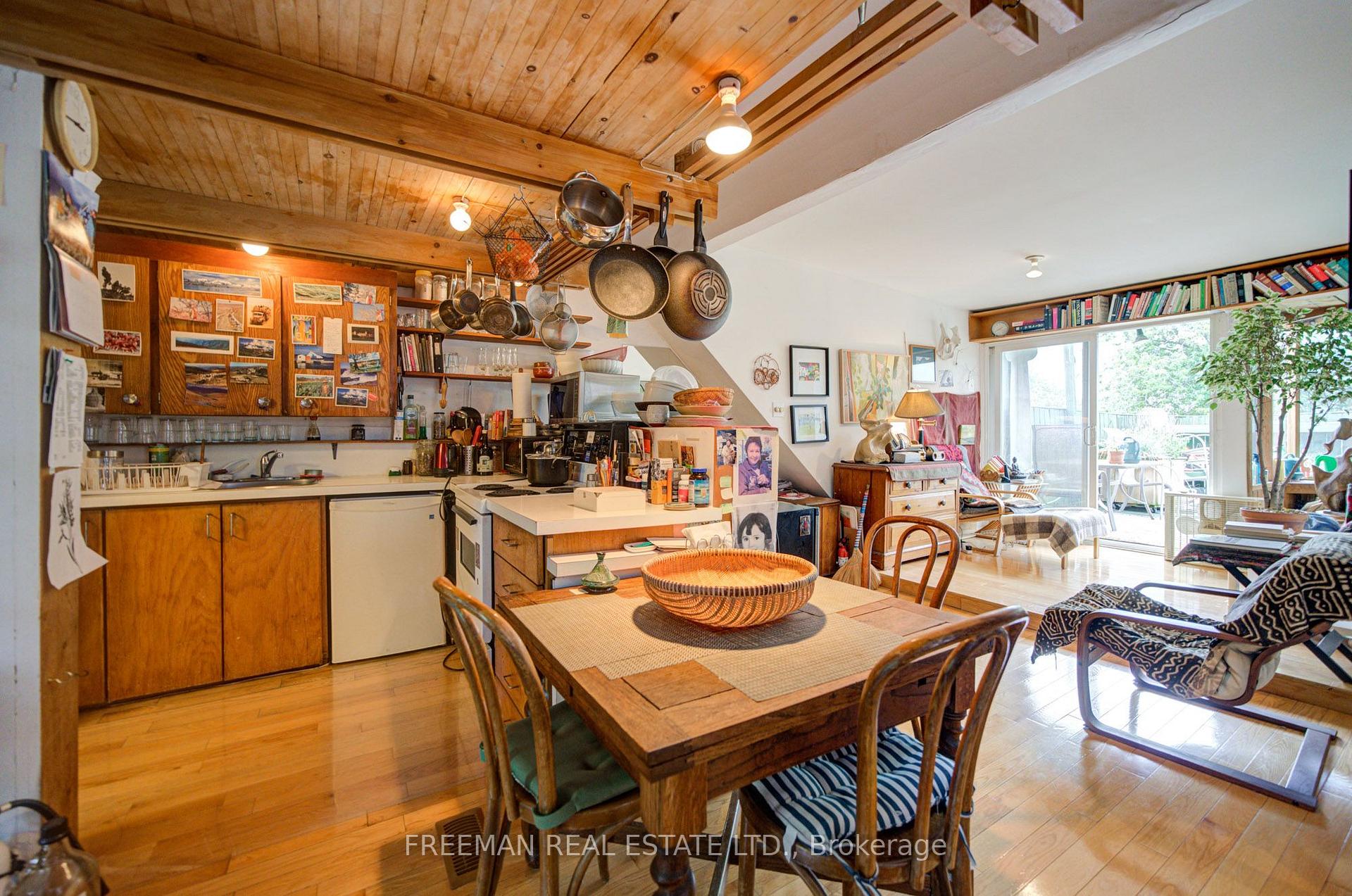Photo 24 of 46 Brunswick Avenue, Toronto, University — HOMEH