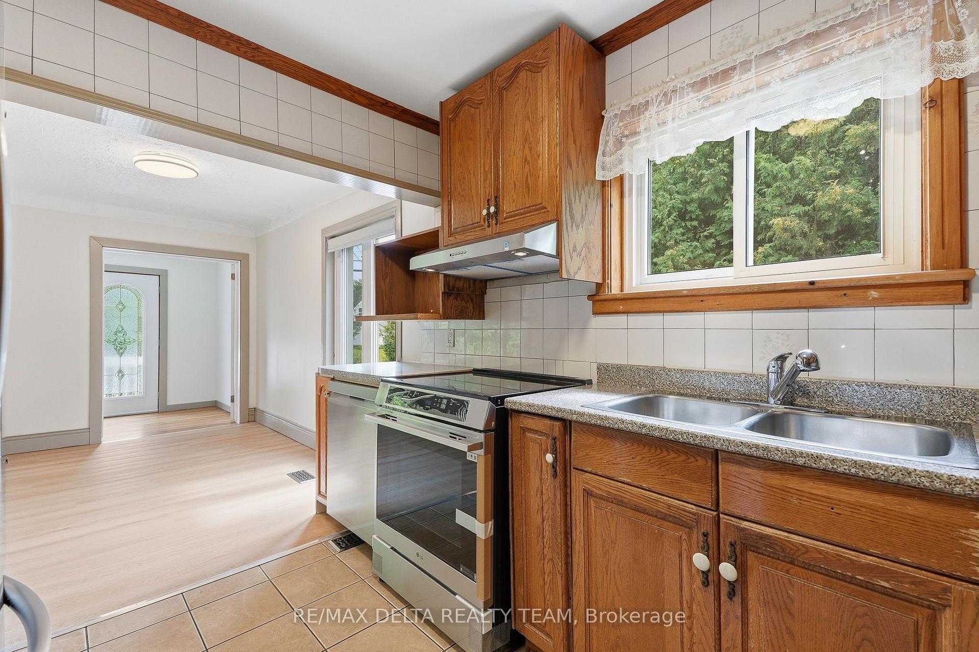 Photo 8 of 2604 Mer Bleue Road, Ottawa, Mer Bleue/Bradley Estates/Anderson Park — HOMEH