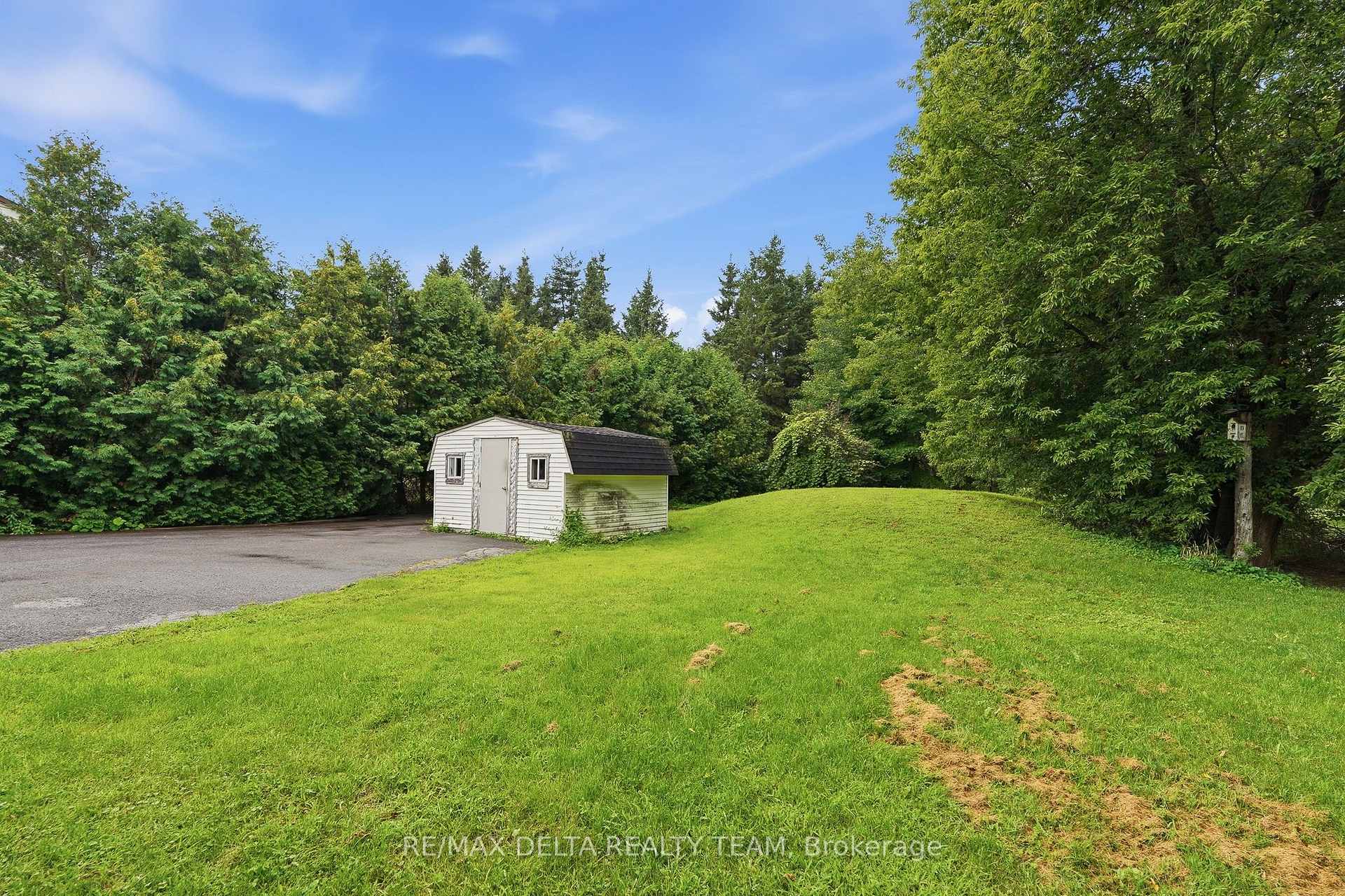 Photo 24 of 2604 Mer Bleue Road, Ottawa, Mer Bleue/Bradley Estates/Anderson Park — HOMEH