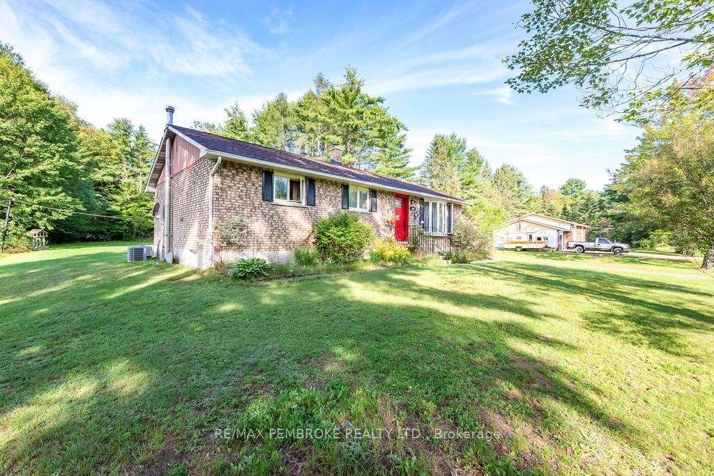 Photo 3 of 393 Biggs Road, Laurentian Valley, Laurentian Valley — HOMEH