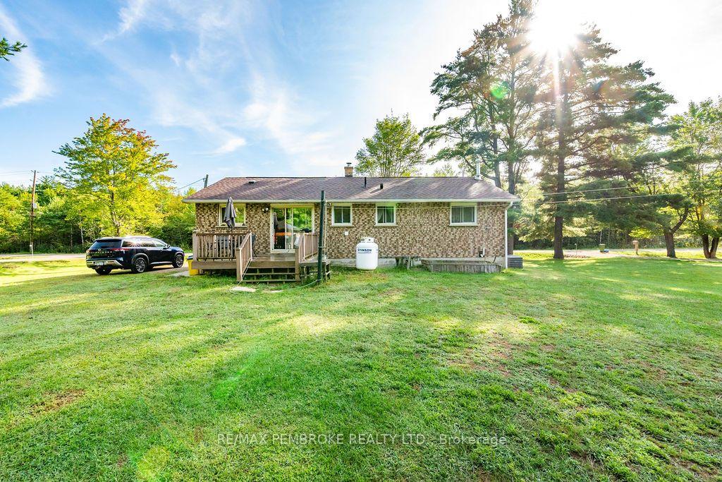 Photo 9 of 393 Biggs Road, Laurentian Valley, Laurentian Valley — HOMEH