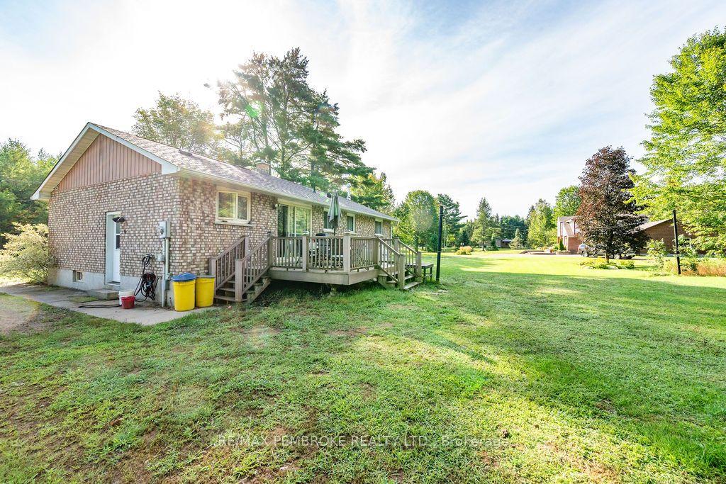 Photo 10 of 393 Biggs Road, Laurentian Valley, Laurentian Valley — HOMEH
