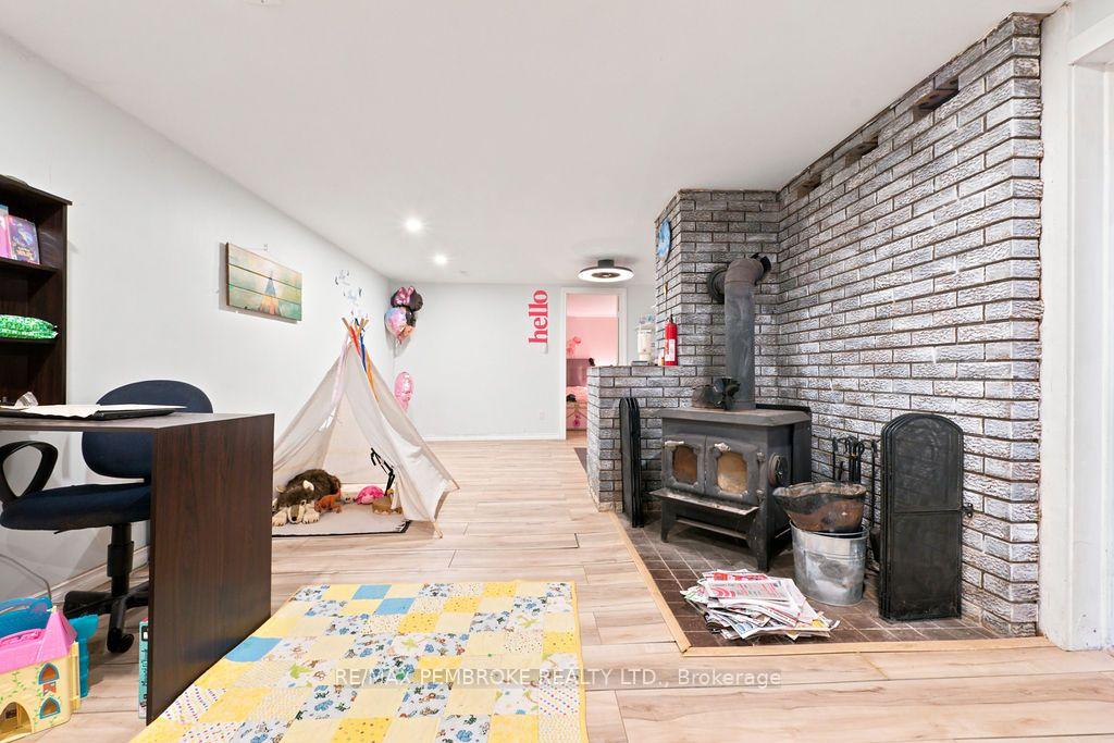 Photo 17 of 393 Biggs Road, Laurentian Valley, Laurentian Valley — HOMEH